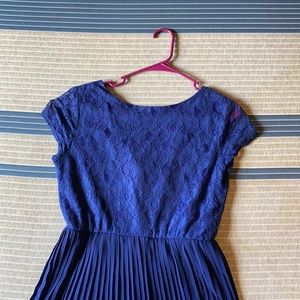 Brand: Alya. Size: large. Royal blue in color.